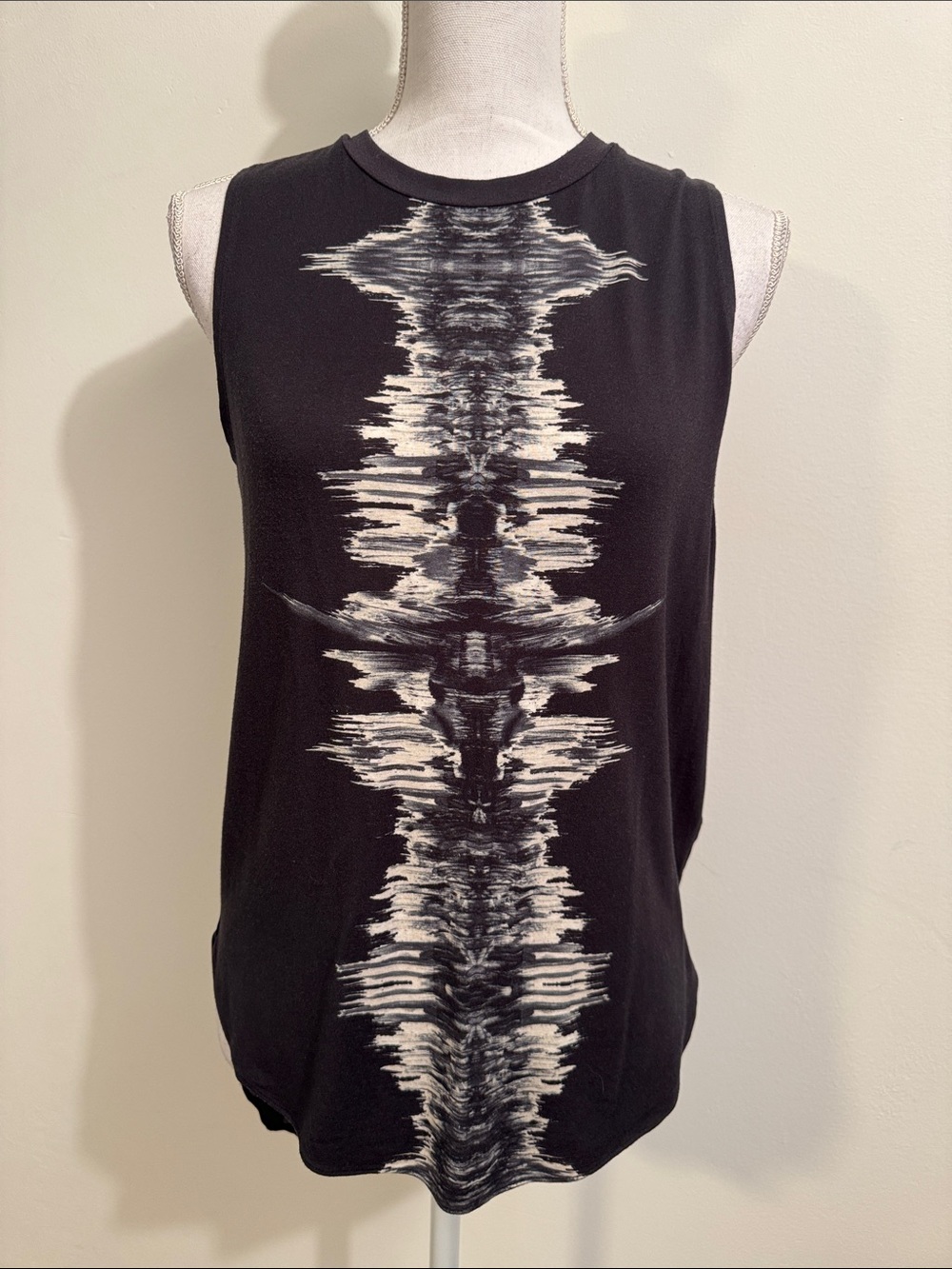 Haute Hippie Fabulous Black Graphic Sleeveless Top - sz XS/S